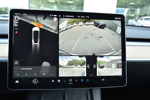 Tesla Model Y 22 of 27