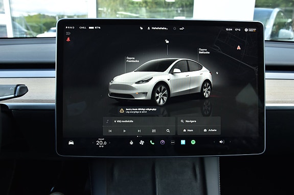 Tesla Model Y 19 of 27
