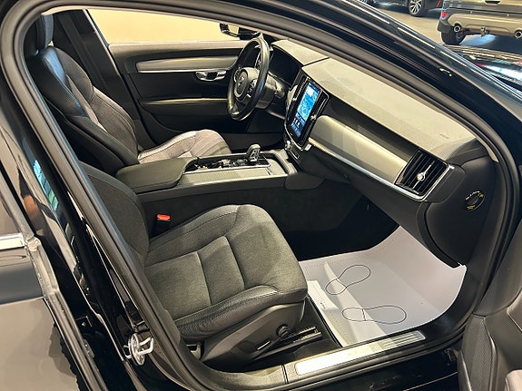 Volvo V90 7 of 16