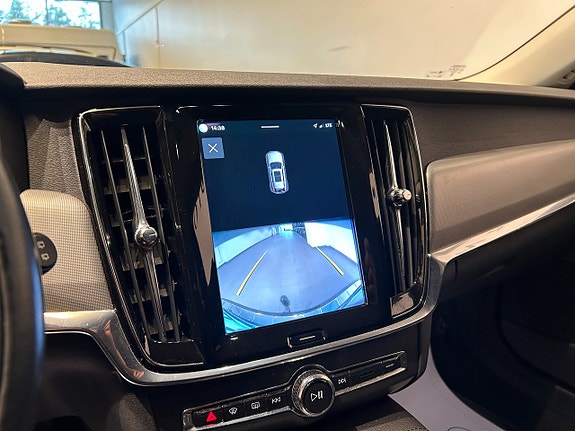 Volvo V90 10 of 16