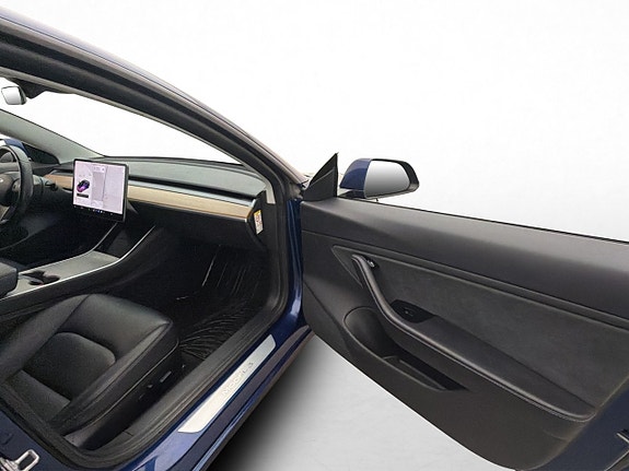 Tesla Model 3 14 of 27