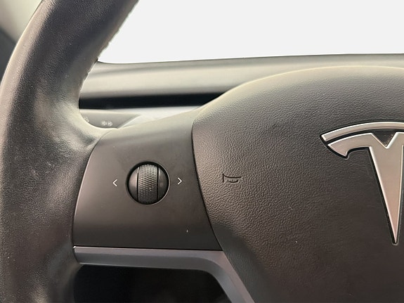 Tesla Model 3 17 of 27