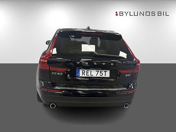 Volvo XC60 5 of 16