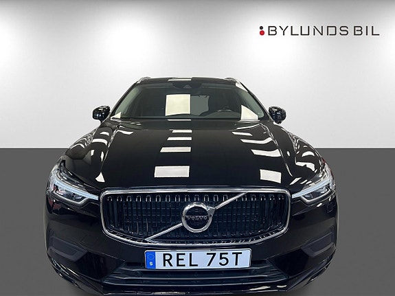 Volvo XC60 2 of 16