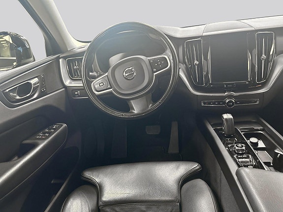 Volvo XC60 7 of 16
