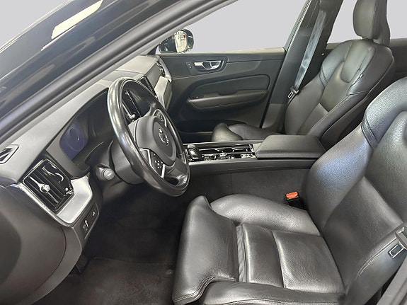 Volvo XC60 8 of 16