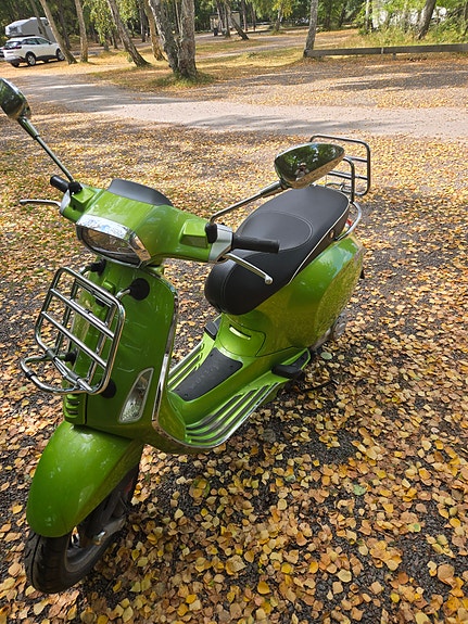 Vespa Sprinter 3 of 8