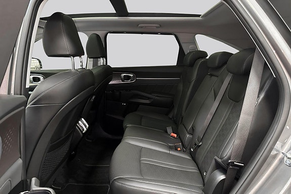 Kia Sorento 17 of 19