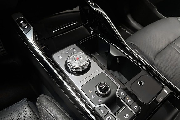 Kia Sorento 12 of 19