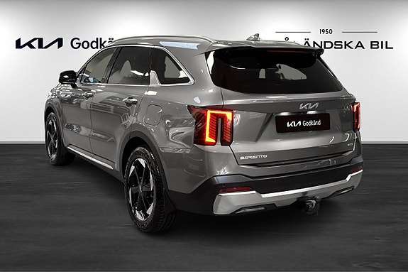 Kia Sorento 4 of 19