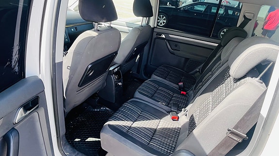 Volkswagen Touran Cross 8 of 8