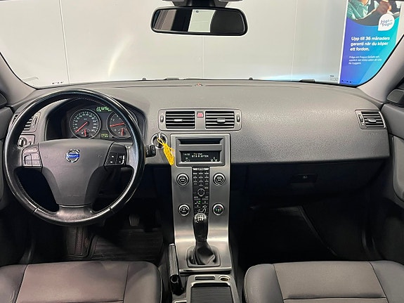 Volvo V50 15 of 24