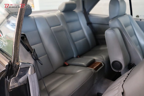 Mercedes-Benz E300 18 of 20