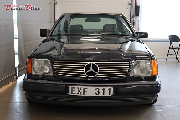 Mercedes-Benz E300 8 of 20