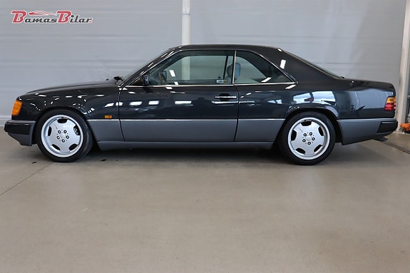 Mercedes-Benz E300 2 of 20