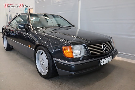 Mercedes-Benz E300 7 of 20