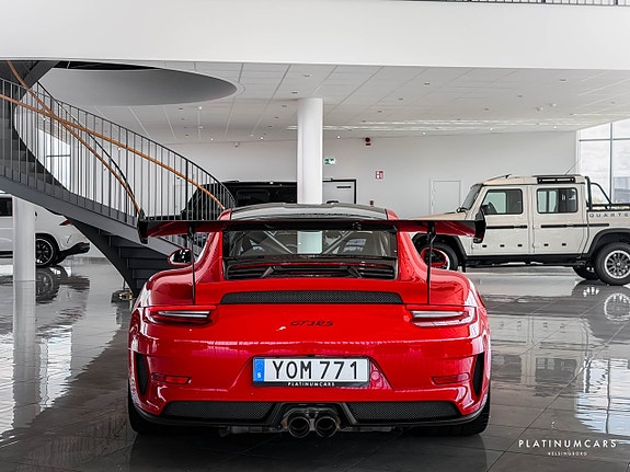 Porsche 911 4 of 18