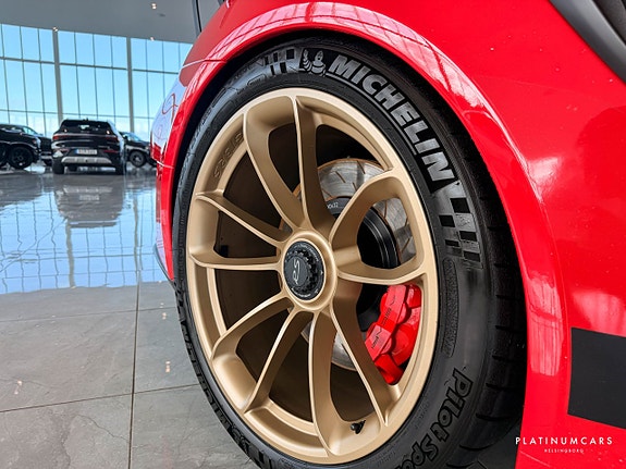 Porsche 911 18 of 18