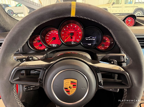 Porsche 911 10 of 18