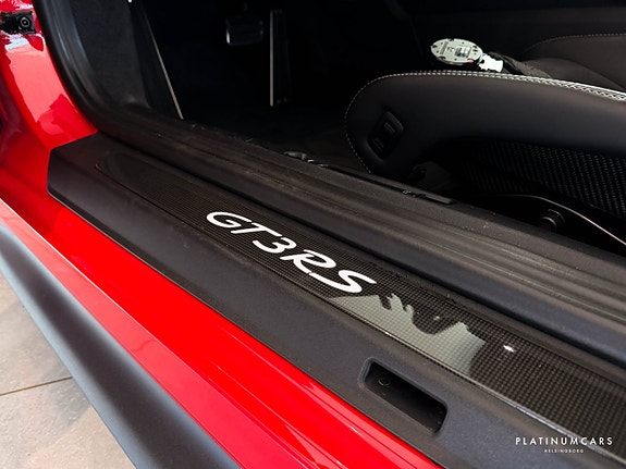 Porsche 911 12 of 18