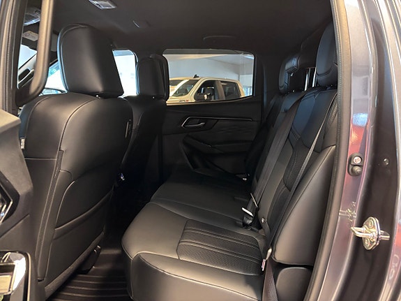 Isuzu D-max 11 of 16