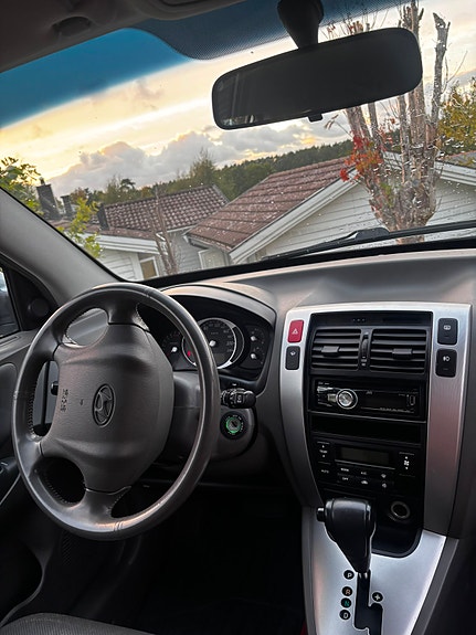 Hyundai Tucson 3 of 12