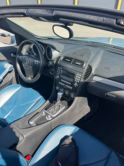 Mercedes-Benz SLK350 6 of 6