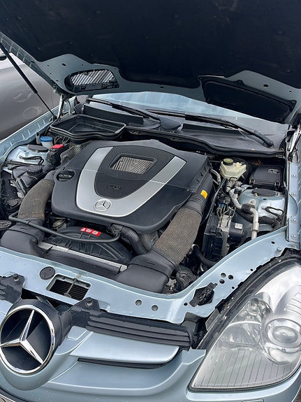 Mercedes-Benz SLK350 3 of 6