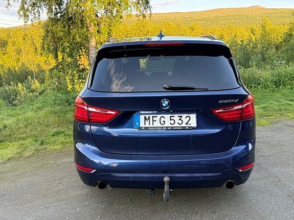 BMW 220d 6 of 15