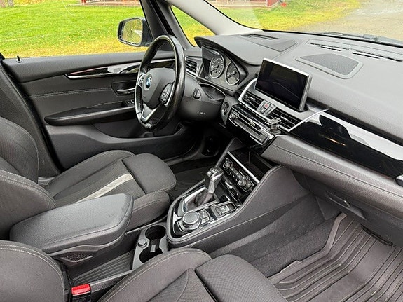 BMW 220d 8 of 15