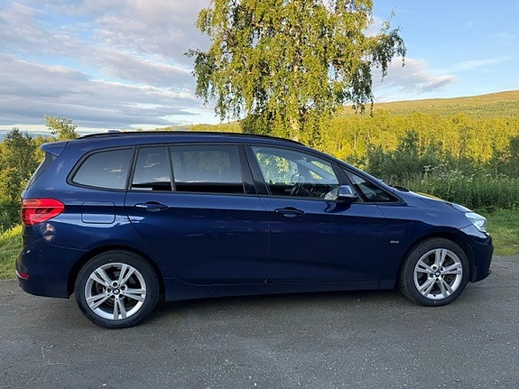 BMW 220d 4 of 15