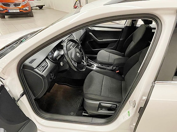 Skoda Octavia 4 of 7