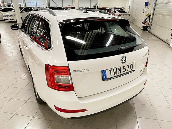 Skoda Octavia 3 of 7