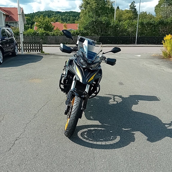 QJ Motor SRT900SX Inkl. väskpaket 3 of 8
