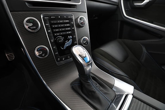 Volvo V60 25 of 30