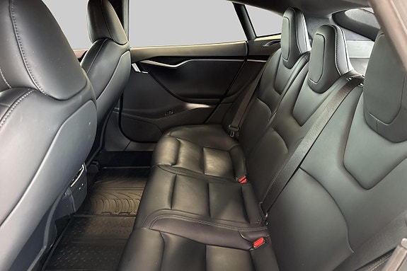 Tesla Model S 9 of 12