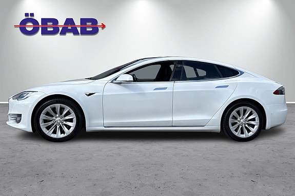Tesla Model S 4 of 12