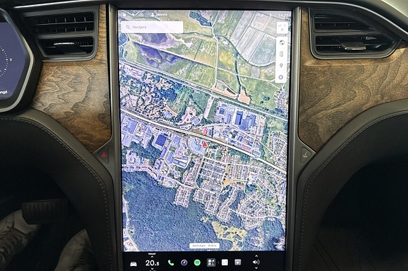 Tesla Model S 10 of 12