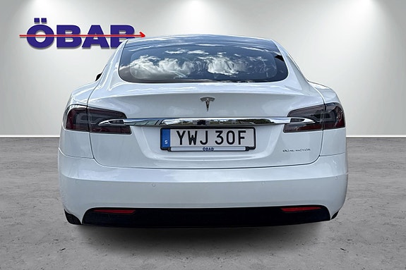 Tesla Model S 5 of 12