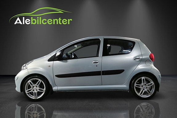 Toyota Aygo 3 of 11