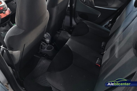 Toyota Aygo 11 of 11
