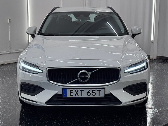 Volvo V60 2 of 21