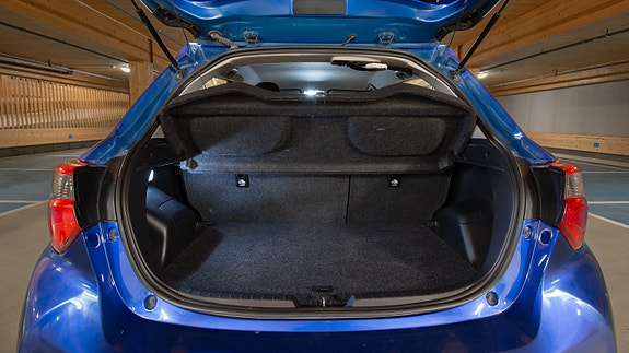 Toyota Yaris 8 of 14