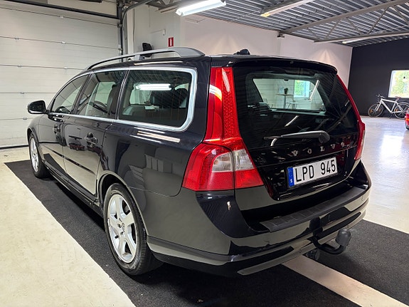 Volvo V70 4 of 9