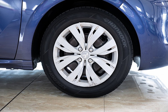 Peugeot 208 8 of 30