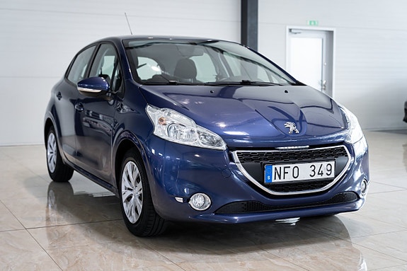 Peugeot 208 3 of 30
