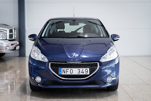 Peugeot 208 2 of 30