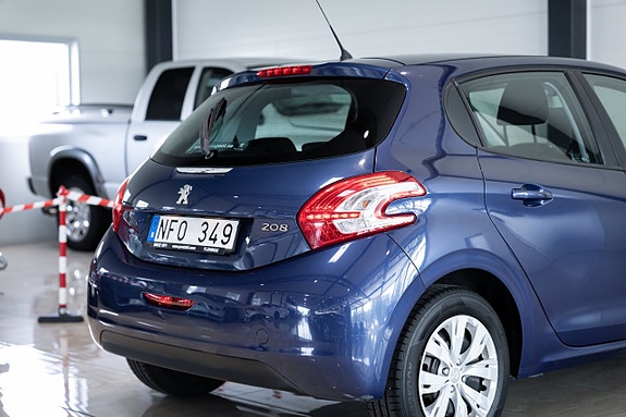 Peugeot 208 12 of 30