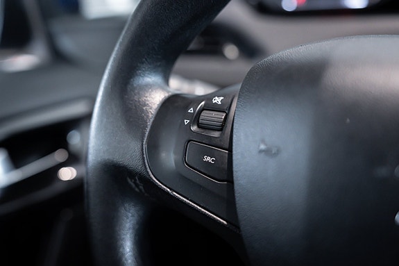 Peugeot 208 26 of 30
