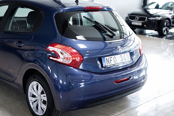 Peugeot 208 15 of 30